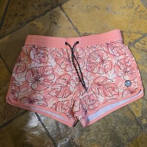 Coral Patterned Women's Athletic Shorts